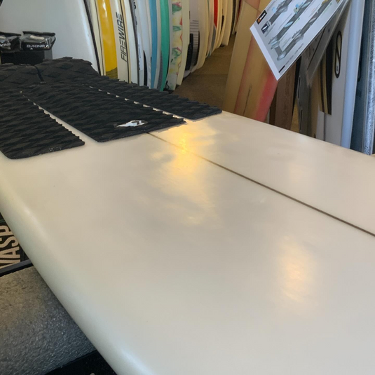 Pyzel Phantom 5'11 × 19 ¾ × 2 ½ Surfboard • USED 5