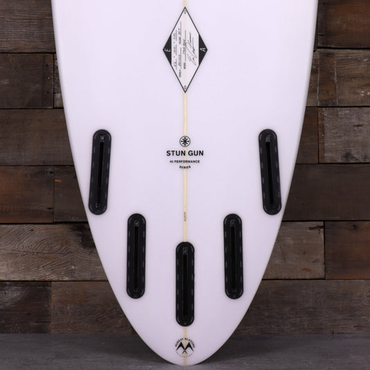 Arakawa Stun Gun 6'6 × 19 ¾ × 2 ⅝ Surfboard 3