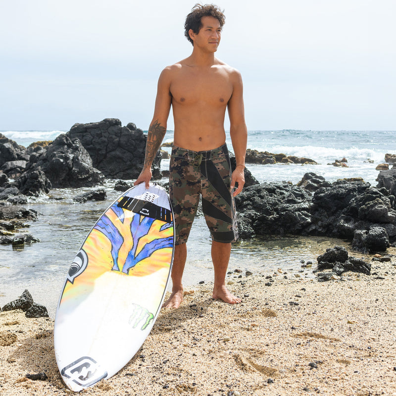 Load image into Gallery viewer, Billabong Andy Irons Rising Sun Pro 22" Boardshorts 14
