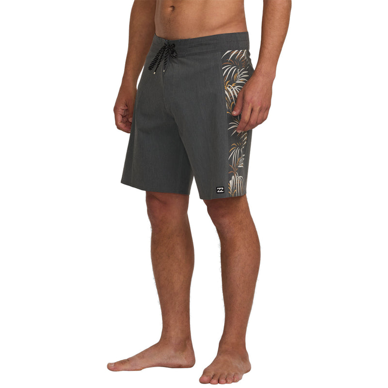 Load image into Gallery viewer, Billabong D Bah Pro 18.5" Boardshorts 4

