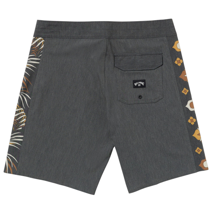 Load image into Gallery viewer, Billabong D Bah Pro 18.5" Boardshorts 2
