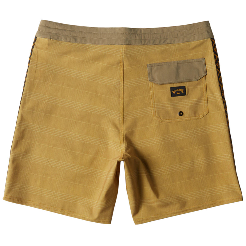 Load image into Gallery viewer, Billabong D Bah Lo Tide 17.5" Boardshorts 2
