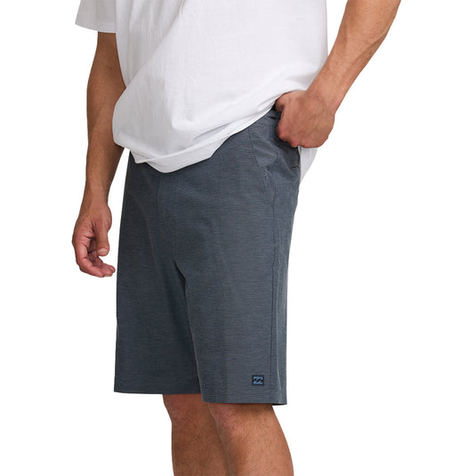 Billabong Crossfire Submersible Hybrid 21" Shorts • 2025 3
