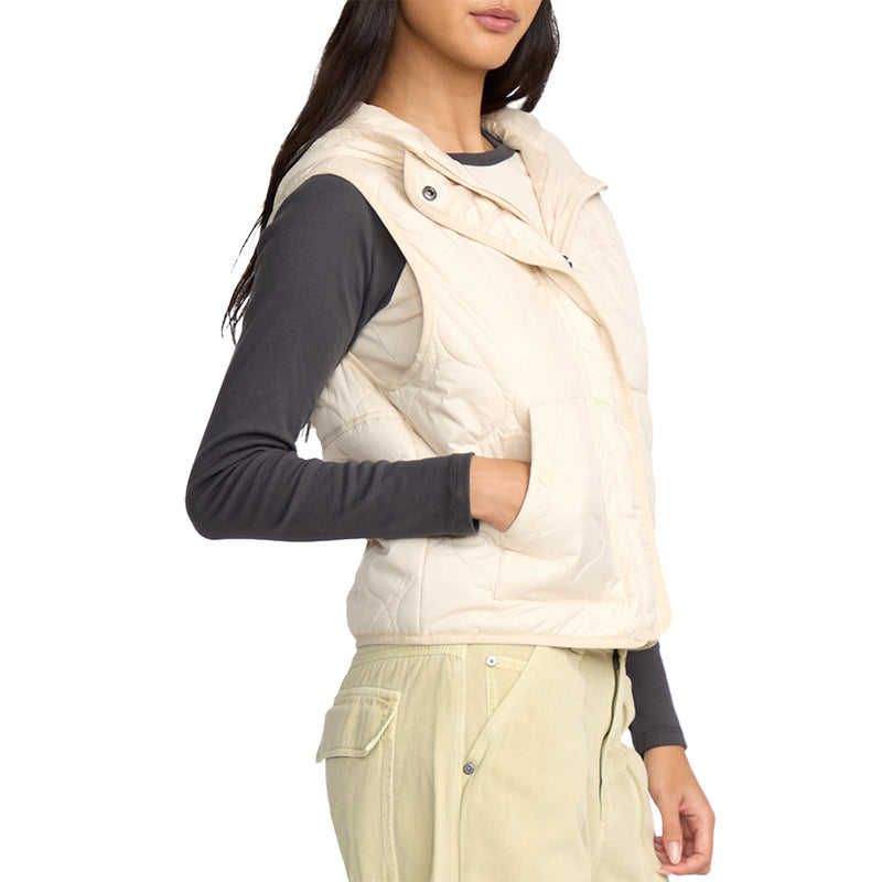 Load image into Gallery viewer, Billabong Women's Cliffs Quilted Vest 5
