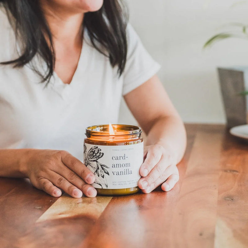 Load image into Gallery viewer, Broken Top Cardamom Vanilla Soy Candle - 4 oz. 3
