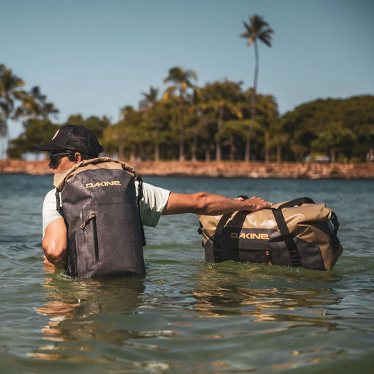 Dakine Cyclone LT Wet/Dry Roll-Top Surf Pack Backpack - 30L • 2024 7