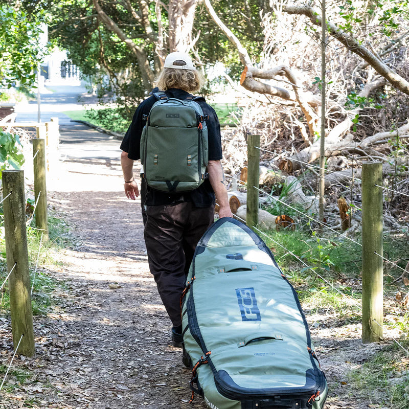 Load image into Gallery viewer, FCS Travel 3W Wheelie Cover 2-3 Shortboard/Fish Travel Surfboard Bag 21
