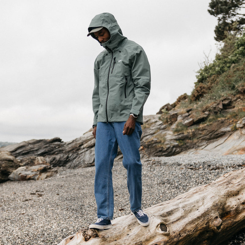 Load image into Gallery viewer, Finisterre Stormbird Waterproof Hooded Zip-Up Jacket 23
