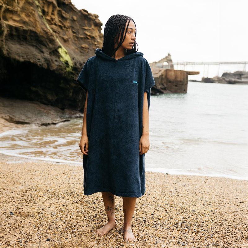 Load image into Gallery viewer, Finisterre Clearwater Robe Hooded Changing Poncho 2
