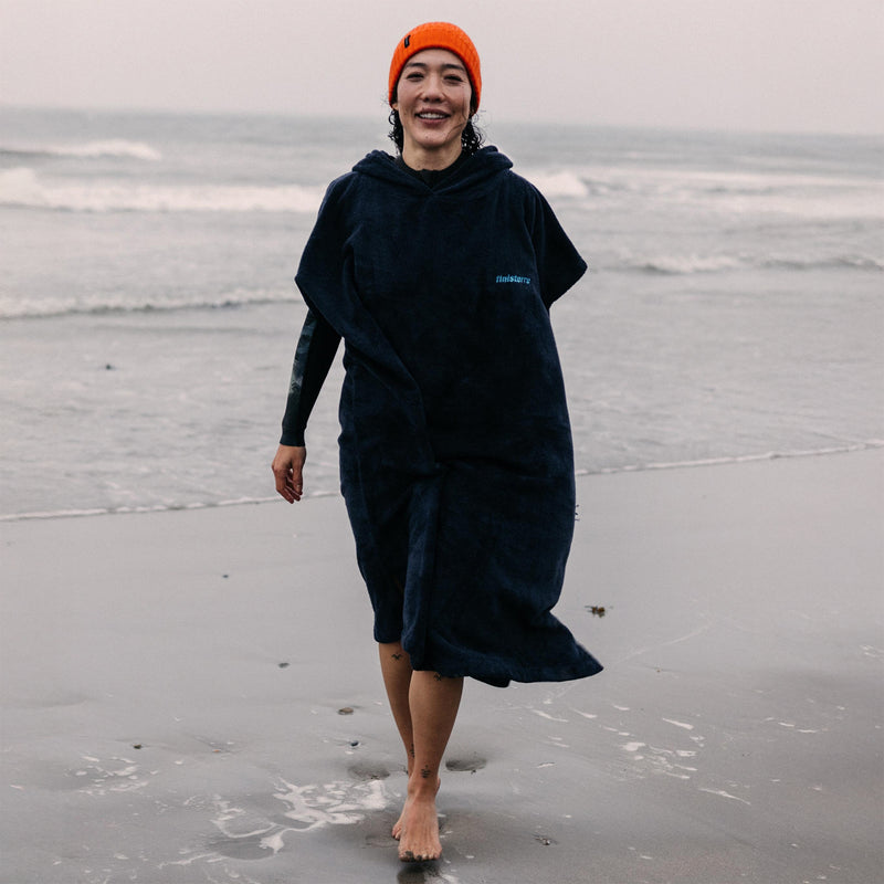 Load image into Gallery viewer, Finisterre Clearwater Robe Hooded Changing Poncho 4
