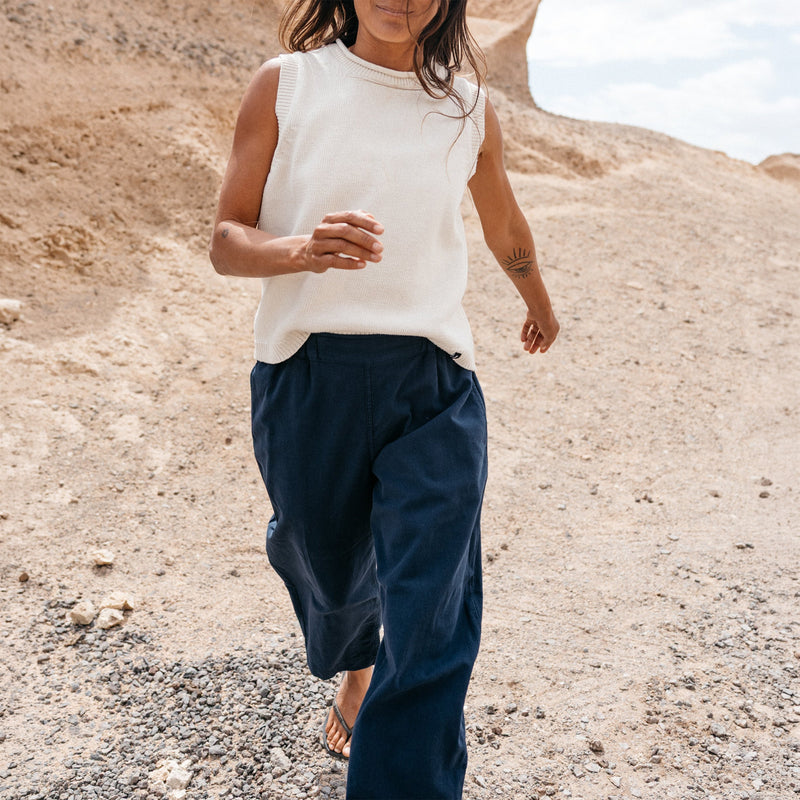 Load image into Gallery viewer, Finisterre Women's Morva Barrel Pants 4
