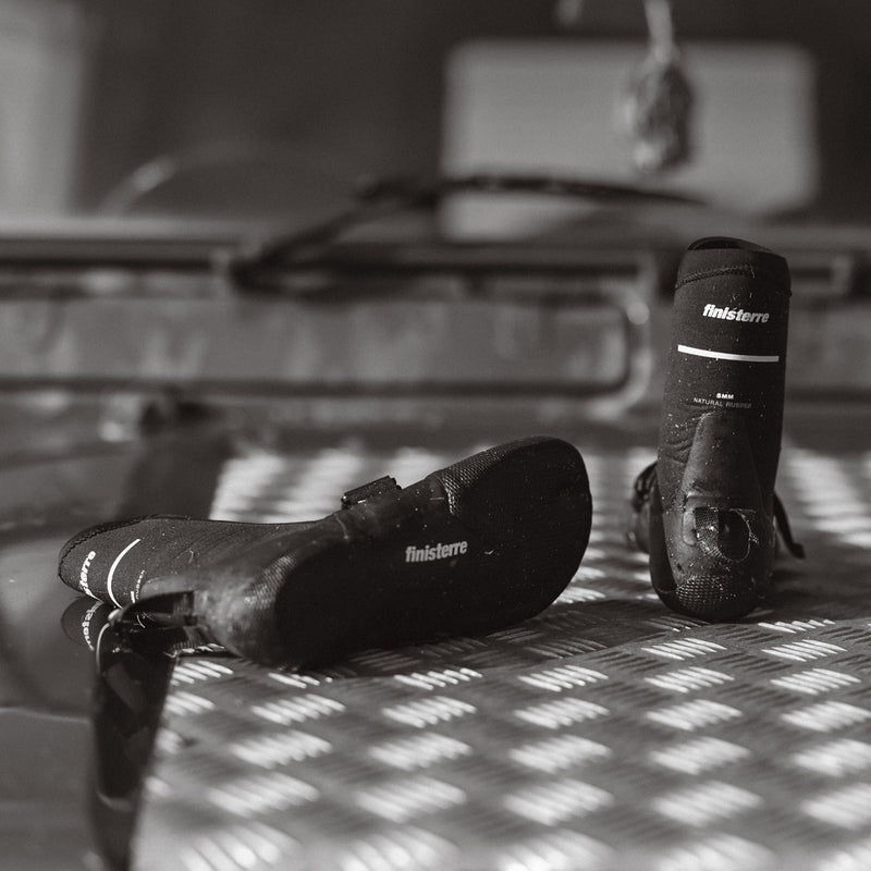 Load image into Gallery viewer, Finisterre Shearwater 5mm Split-Toe Boots 
