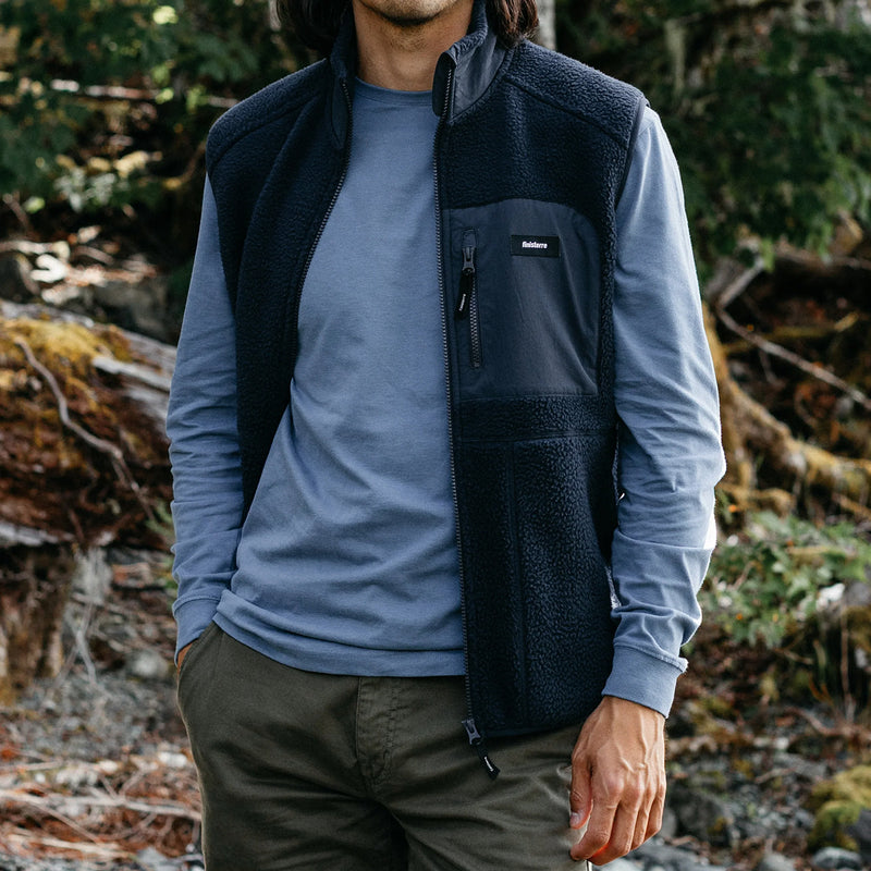 Load image into Gallery viewer, Finisterre Bolster Fleece Zip-Up Vest 2
