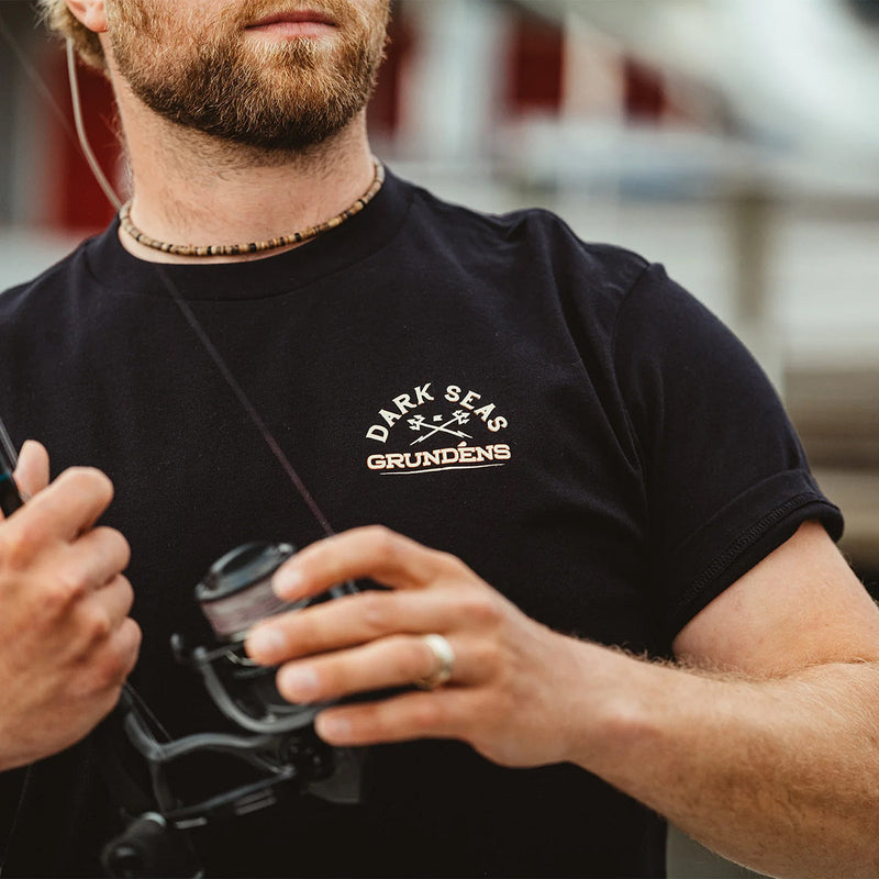 Load image into Gallery viewer, Grundéns Dark Seas Seaworthy T-Shirt 15
