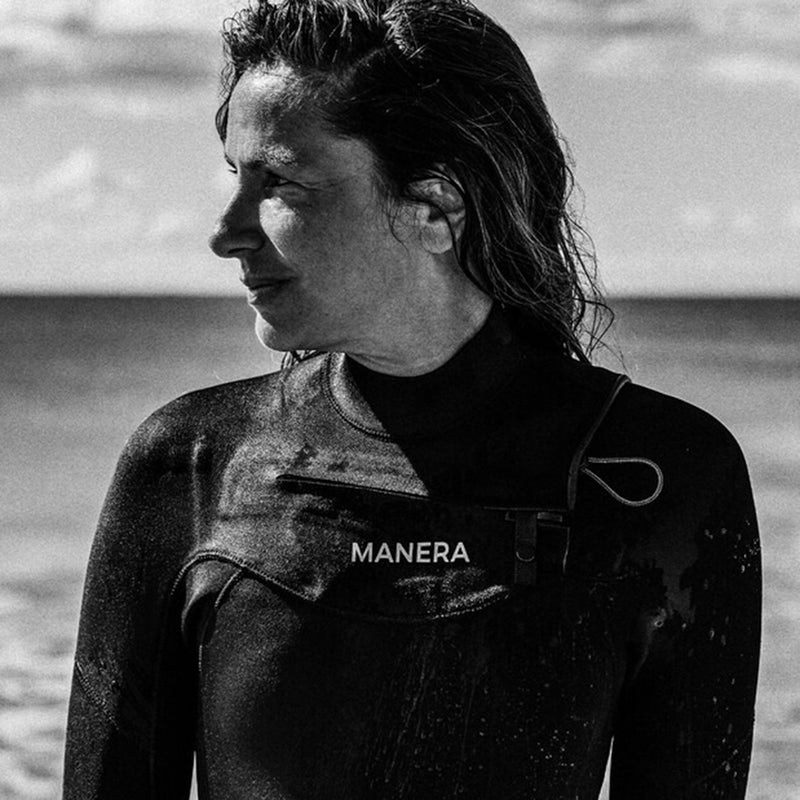 Load image into Gallery viewer, Manera Women's Seafarer 5/4/3 Chest-Zip Wetsuit 9
