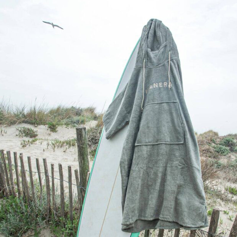 Load image into Gallery viewer, Manera Bamboo Summer Hooded Changing Poncho 4

