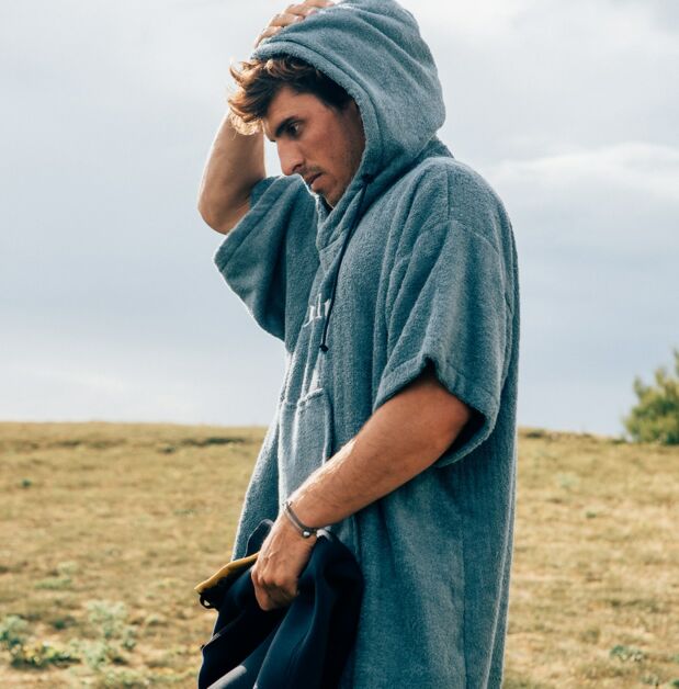 Load image into Gallery viewer, Manera Bamboo Winter Hooded Changing Poncho 9
