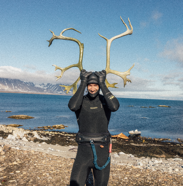 Load image into Gallery viewer, Manera Magma Steamer 6/4 Hooded Chest-Zip Wetsuit • 2024 21
