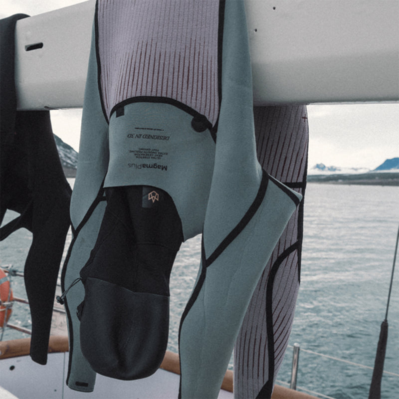 Load image into Gallery viewer, Manera Magma Meteor 6/4 Hooded Chest-Zip Wetsuit • 2023 15
