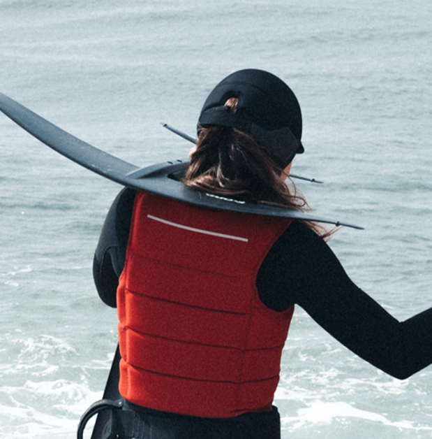 Load image into Gallery viewer, Manera S-Foam Surf Helmet 14
