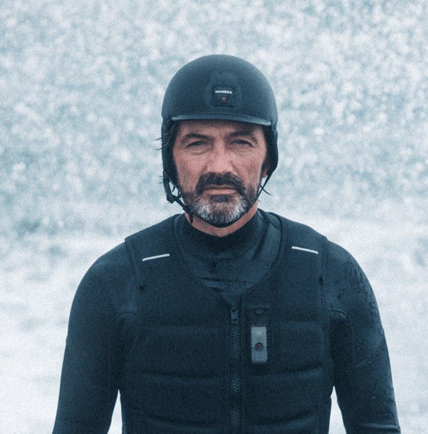 Load image into Gallery viewer, Manera S-Foam Surf Helmet 13
