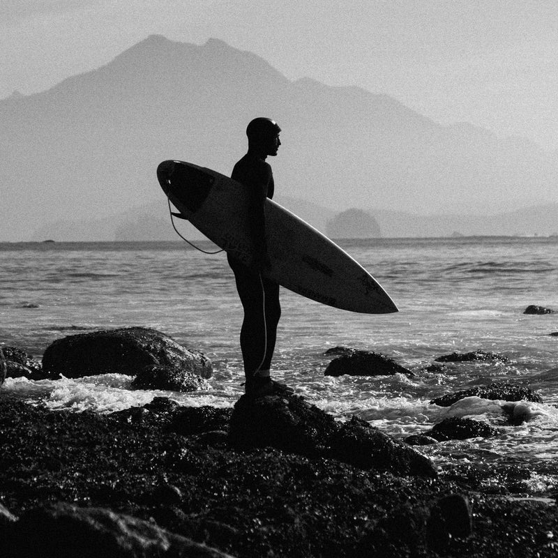 Load image into Gallery viewer, Manera Magma 6/4 Hooded Chest-Zip Wetsuit
