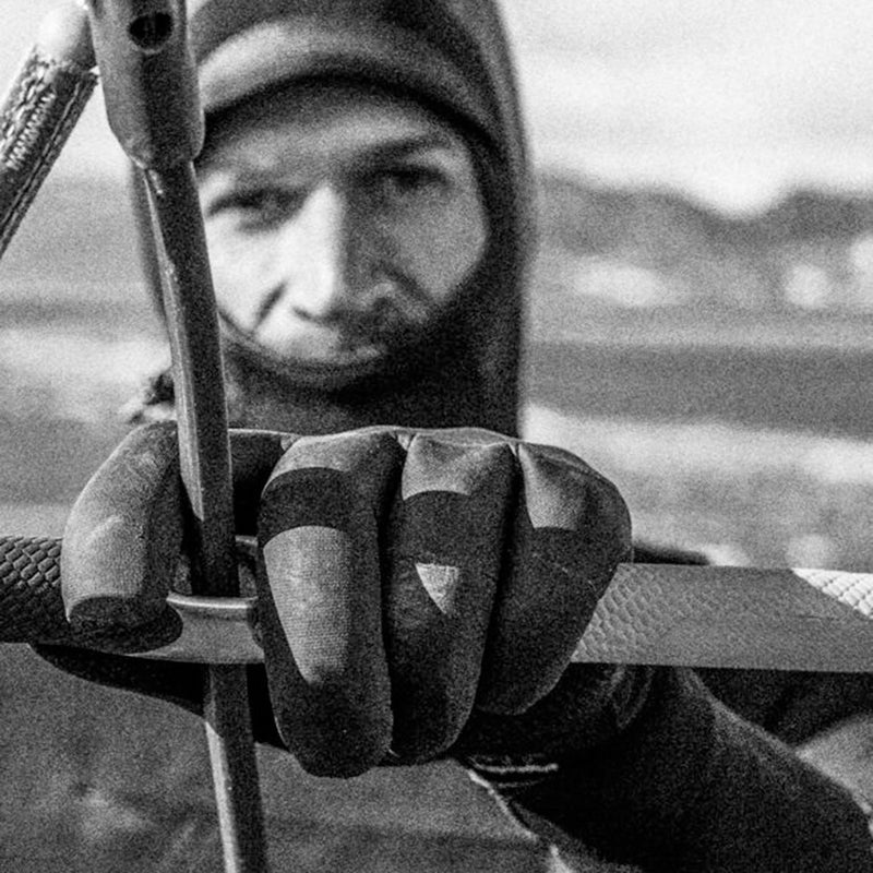 Load image into Gallery viewer, Manera Magma 2.5mm Gloves 15
