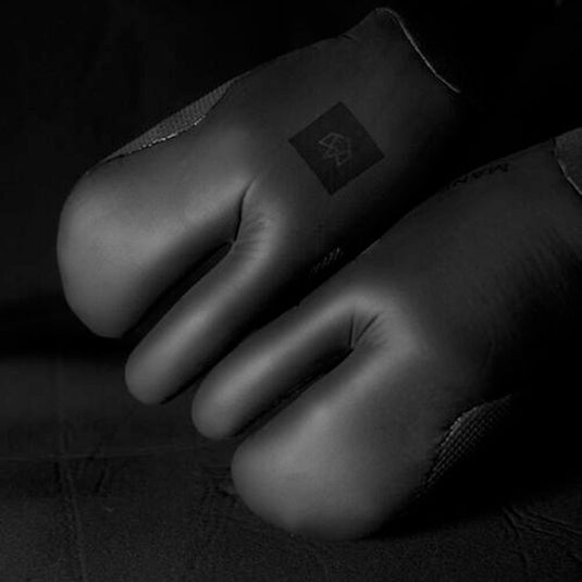 Manera Magma 2.5mm Lobster Gloves 8