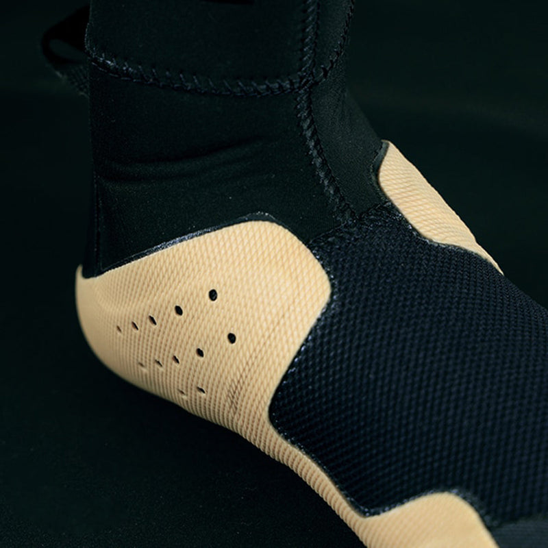 Load image into Gallery viewer, Manera Magma 5mm Split-Toe Boots 8
