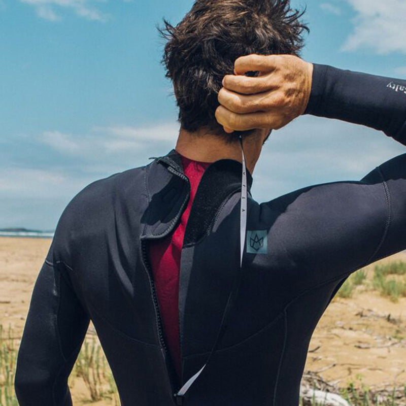 Load image into Gallery viewer, Manera Seafarer 5/3 Back-Zip Wetsuit 14
