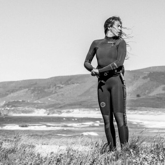 Manera Women's Seafarer 5/3 Chest-Zip Wetsuit 17