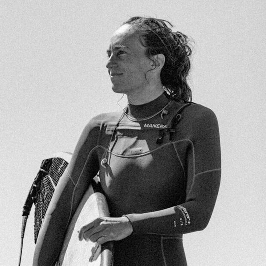 Manera Women's Seafarer+ Steamer 4/3 Chest-Zip Wetsuit 19