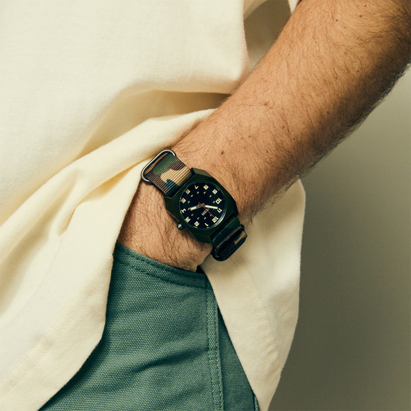 Load image into Gallery viewer, Nixon Scout Nylon Stainless Steel Watch 20
