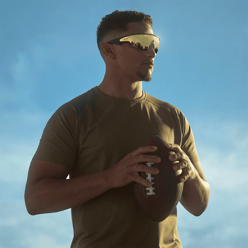 Load image into Gallery viewer, Oakley Meta Vanguard Sunglasses - Black/Prizm 24k 7
