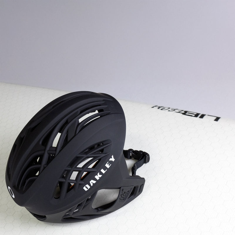 Load image into Gallery viewer, Oakley WTR ICON Surf Helmet 25
