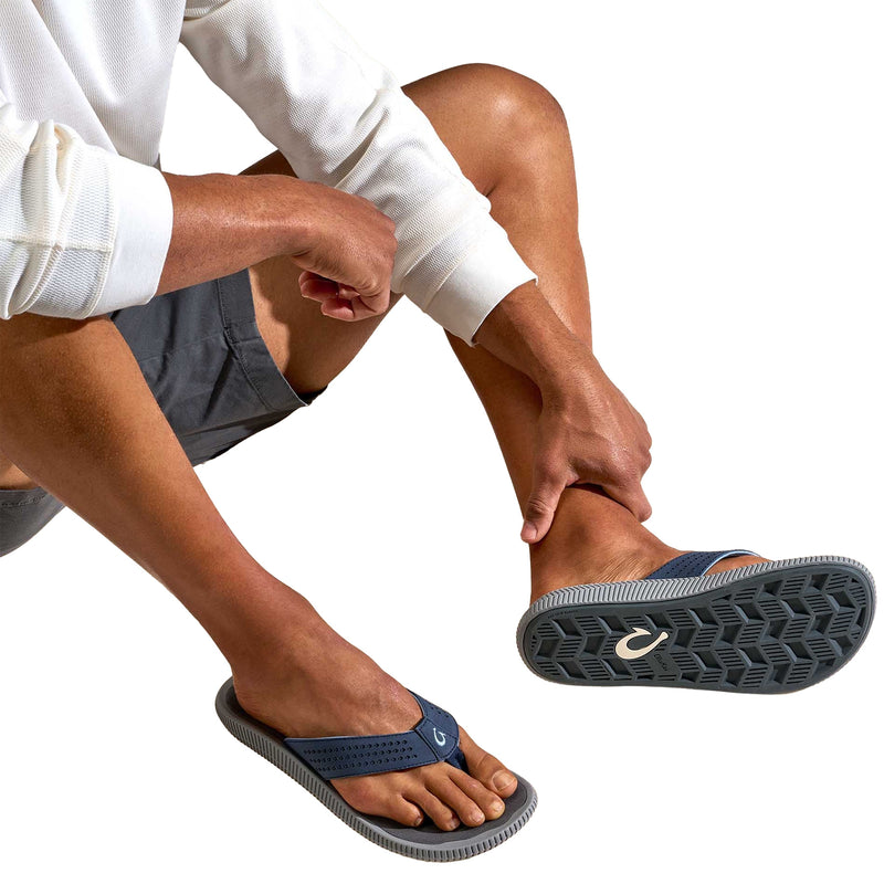 Load image into Gallery viewer, OluKai Ulele Sandals 15
