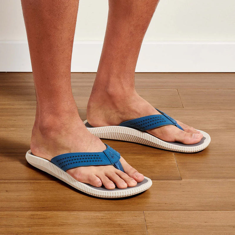 Load image into Gallery viewer, OluKai Ulele Sandals 4
