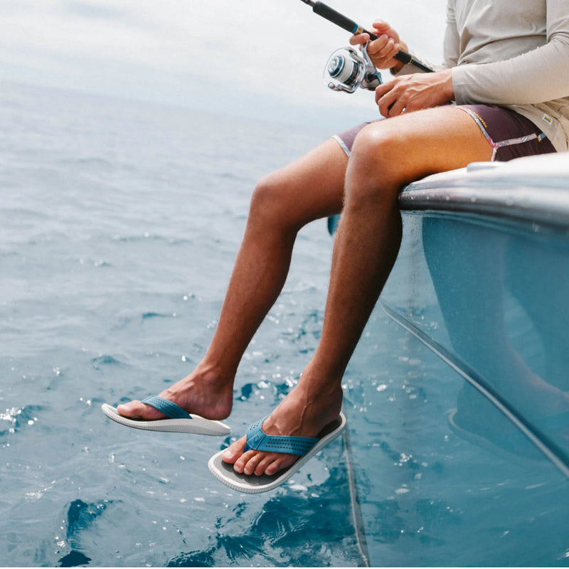Load image into Gallery viewer, OluKai Ulele Sandals 8

