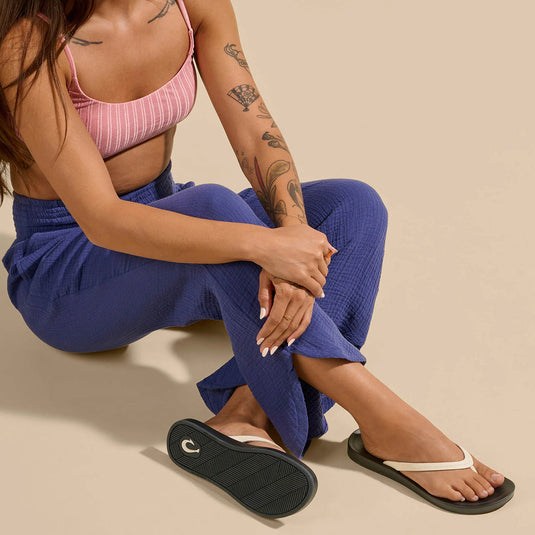 OluKai Women's Lalahi Leather Beach Sandals 6