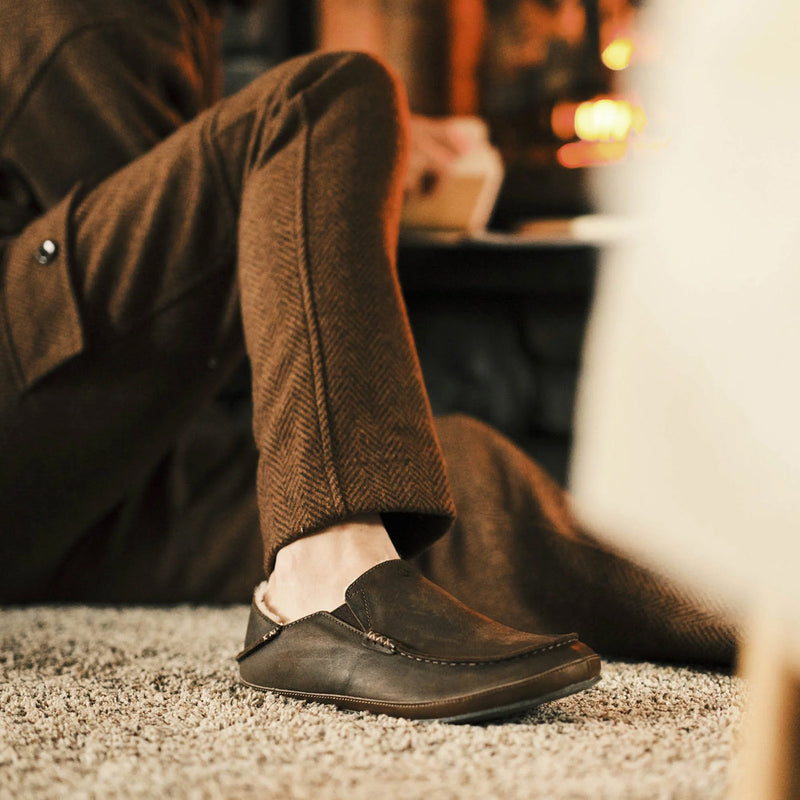Load image into Gallery viewer, OluKai Moloā Slippers 20
