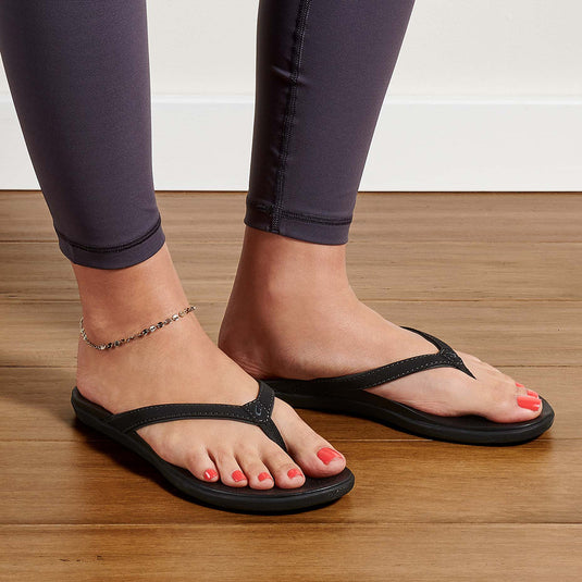 OluKai Women's Ho‘ōpio Classic Beach Sandals 4