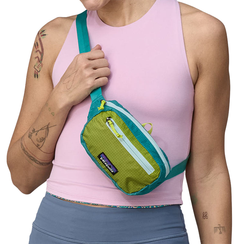 Load image into Gallery viewer, Patagonia Ultralight Black Hole Mini Hip Pack - 1L - Subtidal Blue 3
