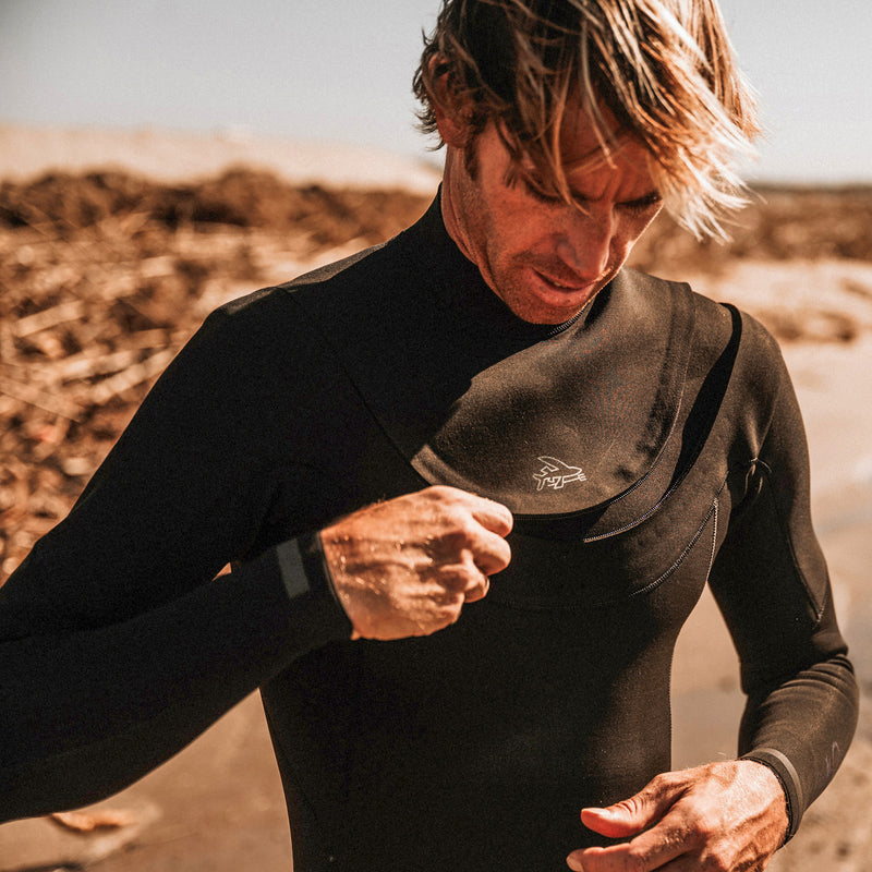 Load image into Gallery viewer, Patagonia Regulator 3/2 U-Zip Wetsuit 5
