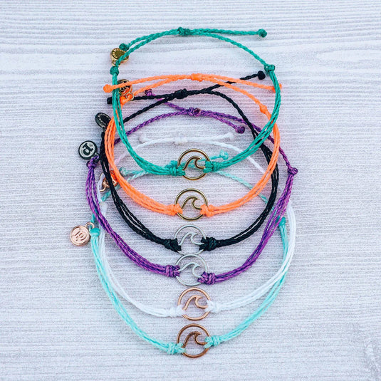 Pura Vida Women's Gold Wave Bracelet 7