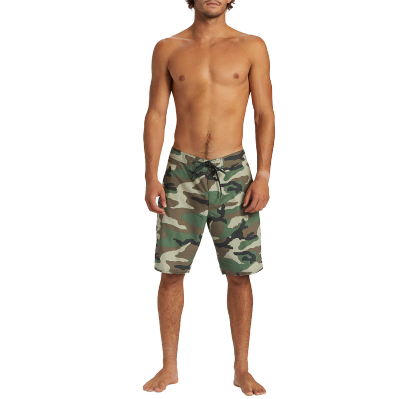 Load image into Gallery viewer, Quiksilver Everyday Solid 20" Boardshorts 6
