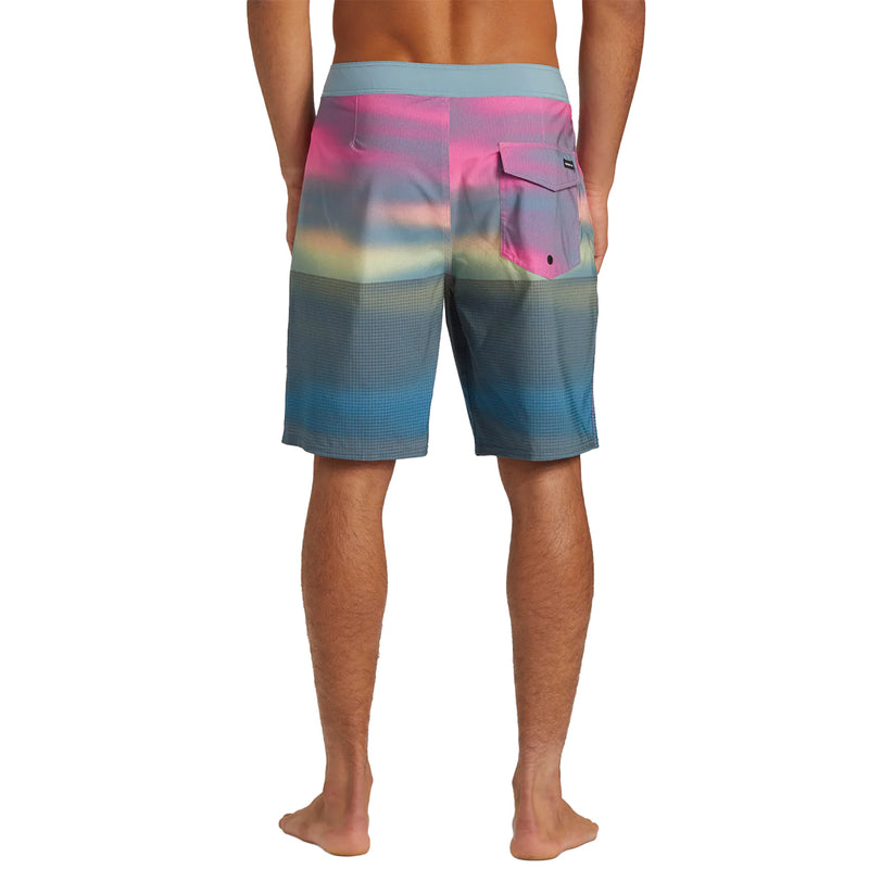 Load image into Gallery viewer, Quiksilver Highline Straight Leg 19" Boardshorts 5
