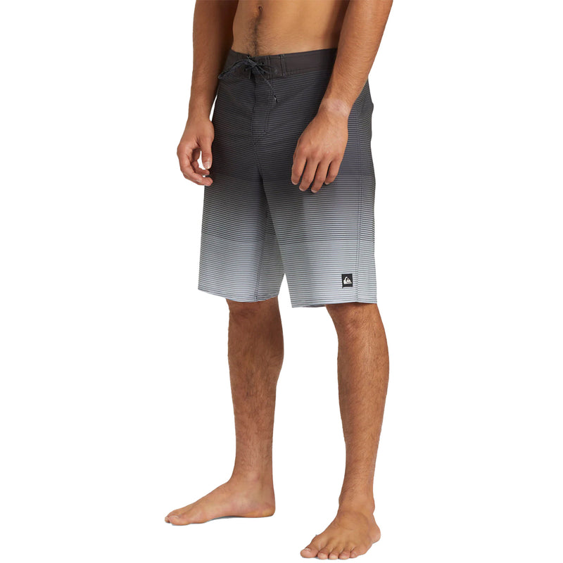 Load image into Gallery viewer, Quiksilver Surfsilk Massive 20" Boardshorts 4
