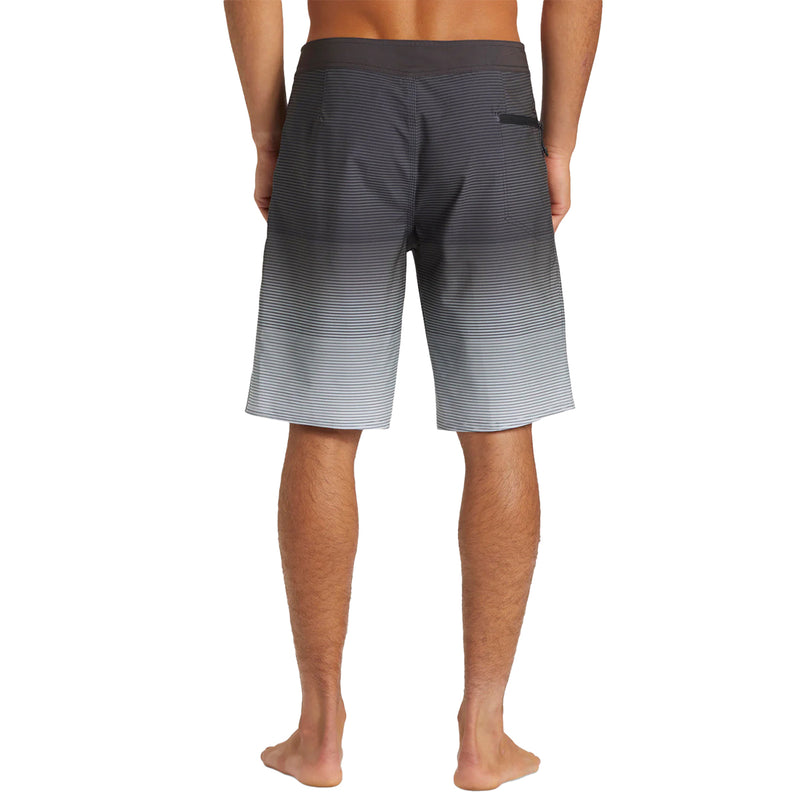 Load image into Gallery viewer, Quiksilver Surfsilk Massive 20" Boardshorts 5
