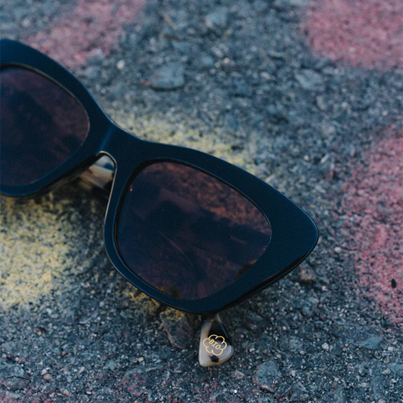 Load image into Gallery viewer, RAEN Women's Kimma Polarized Sunglasses - Vesper/Drift 8
