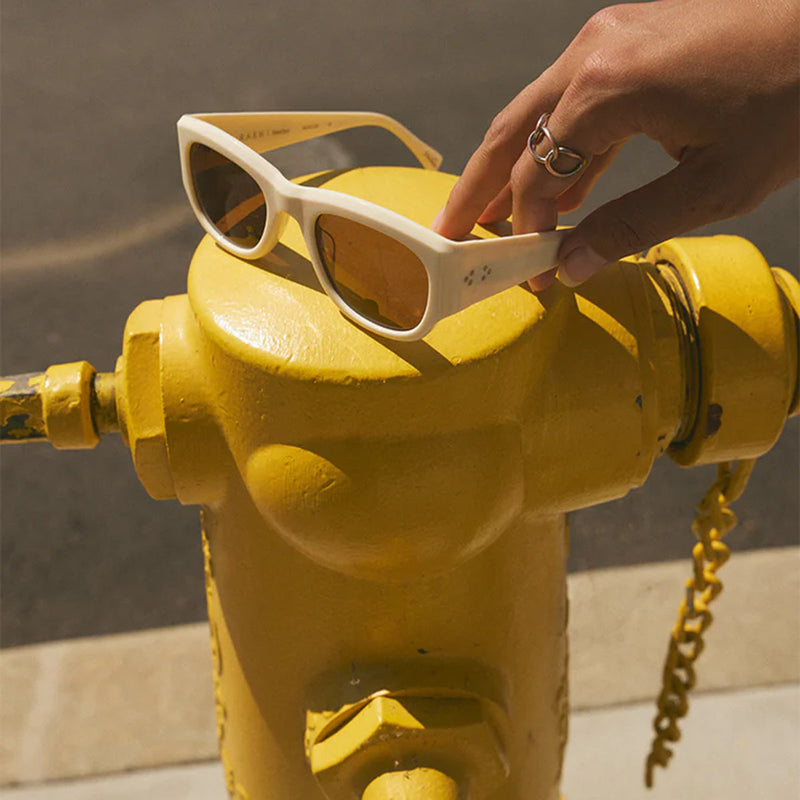Load image into Gallery viewer, RAEN Lonso Sunglasses - New Blonde/Vibrant Brown 8

